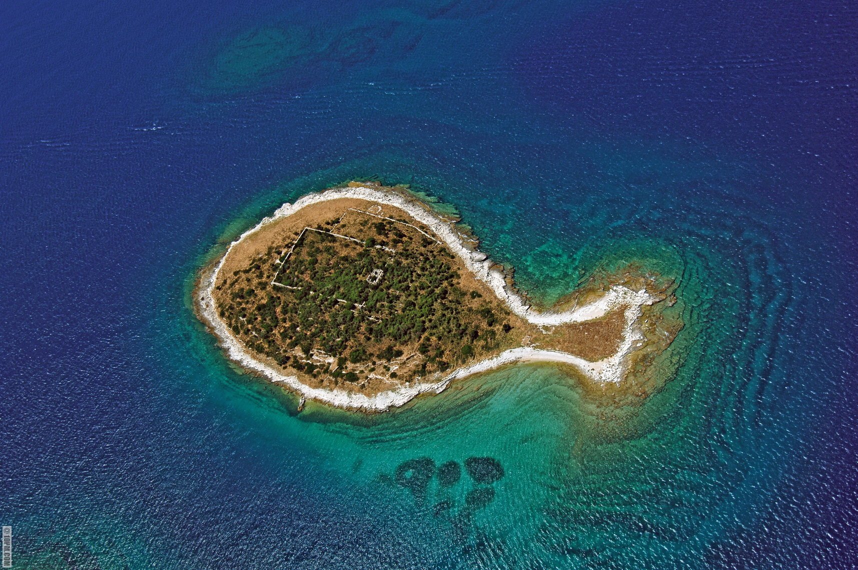 perierga.gr - Νησιά με παράξενα σχήματα εκπλήσσουν!