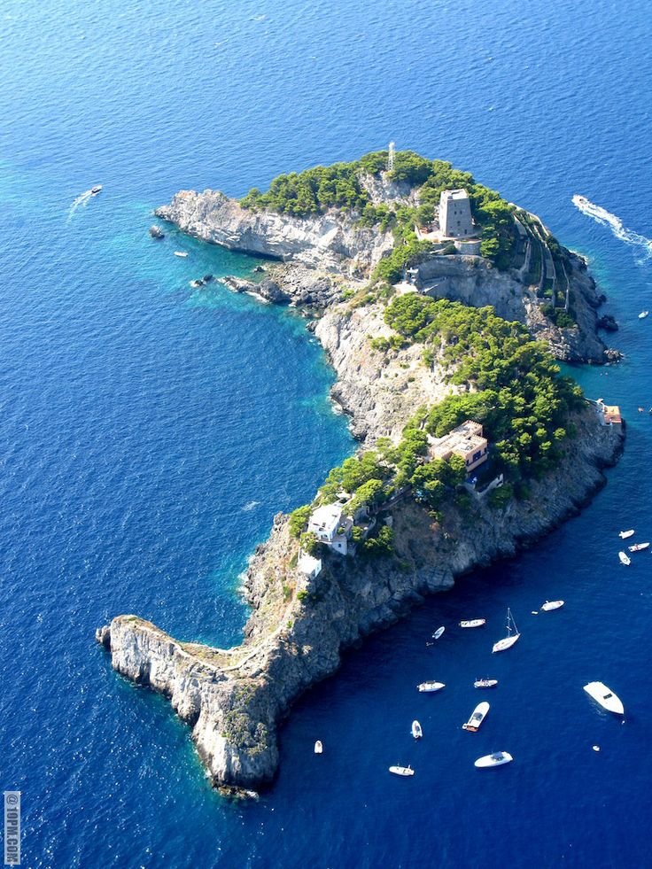 perierga.gr - Νησιά με παράξενα σχήματα εκπλήσσουν!