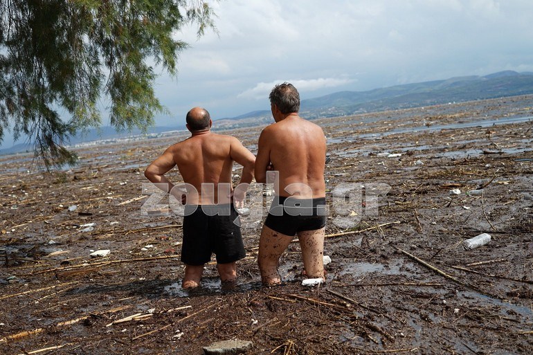 Οι πλημμύρες της Εύβοιας «έπνιξαν» με φερτά υλικά την παραλία στο Δήλεσι! - ΕΛΛΑΔΑ