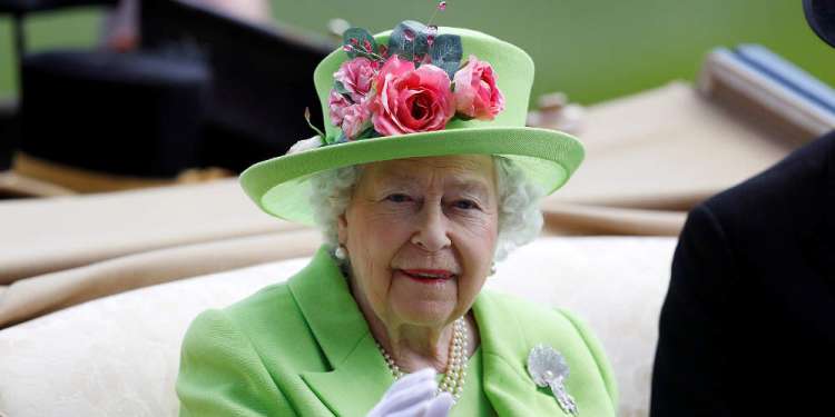Κορωνοϊός: Ακυρώνονται οι εορτασμοί για τα γενέθλια της βασίλισσας Ελισάβετ - Πρώτη φορά στα 68 χρόνια της βασιλείας της