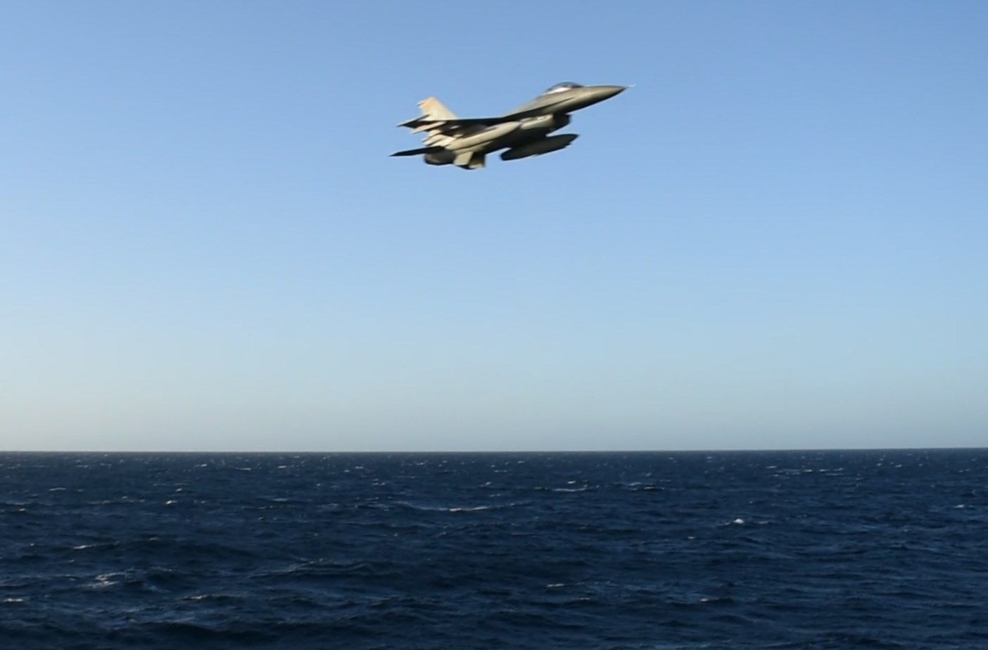 Νέα άσκηση-αστραπή του Πολεμικού Ναυτικού και της Αεροπορίας - Αυτή τη φορά με ΗΑΕ - ΕΛΛΑΔΑ