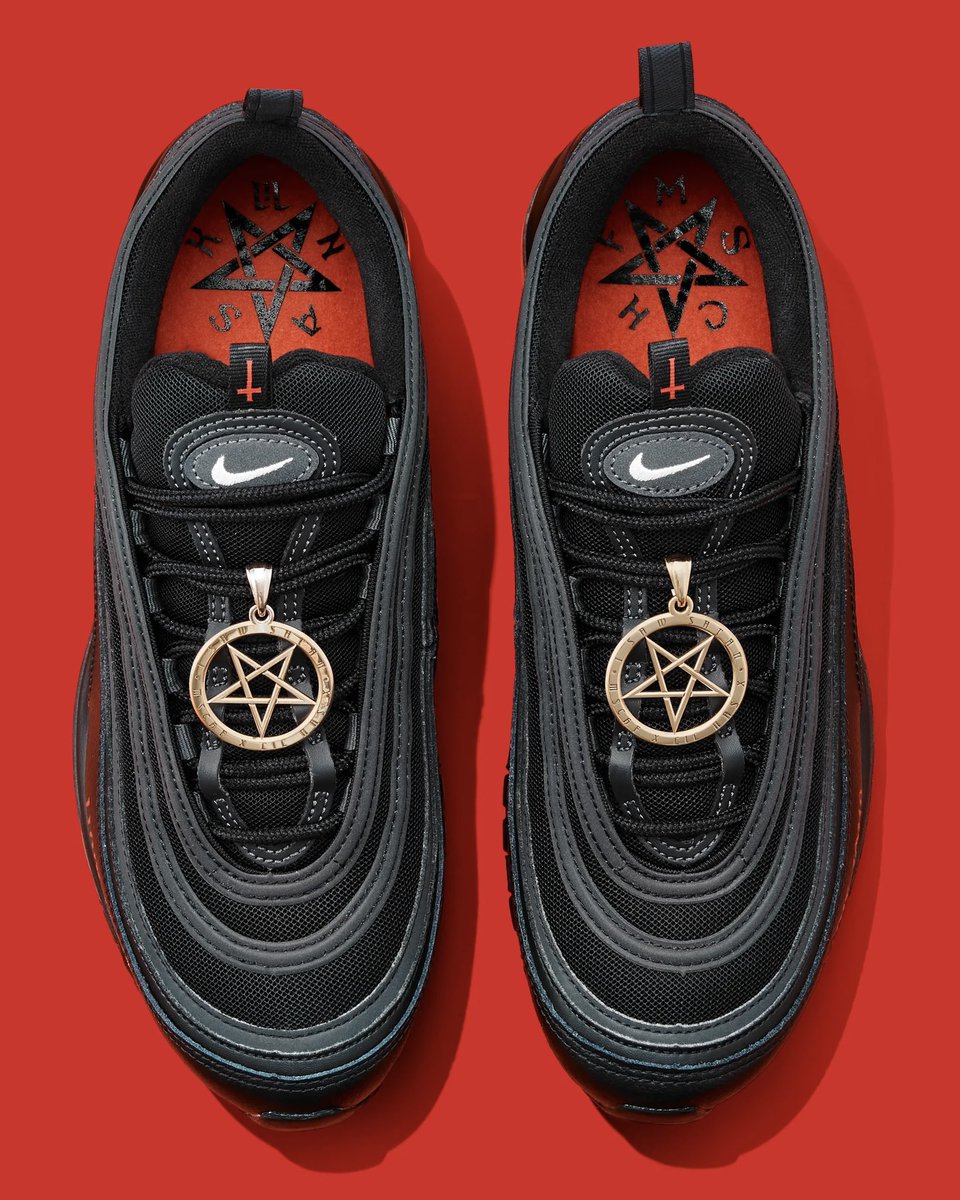 Σάλος στις ΗΠΑ με αθλητικά παπούτσια που φέρουν σατανιστικά σύμβολα και περιέχουν ανθρώπινο αίμα - ΔΙΕΘΝΗ