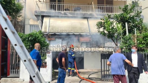 Λαμία: Περαστικός μπήκε σε σπίτι που είχε πάρει φωτιά και έσωσε ηλικιωμένη - ΠΕΡΙΕΡΓΑ
