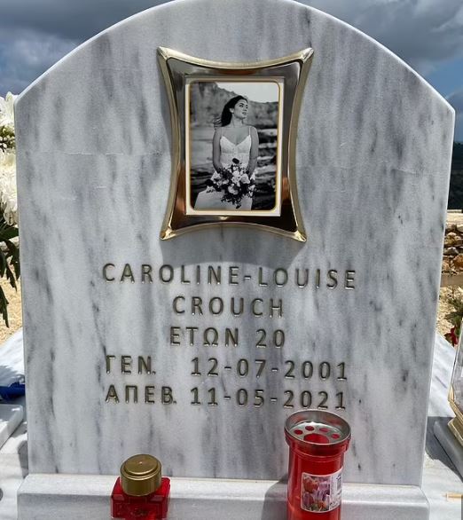 Γλυκά Νερά: Σκέφτονται να βγάλουν τη φωτογραφία της Καρολάιν από τον τάφο της; – Οργή για τον πιλότο - ΕΛΛΑΔΑ